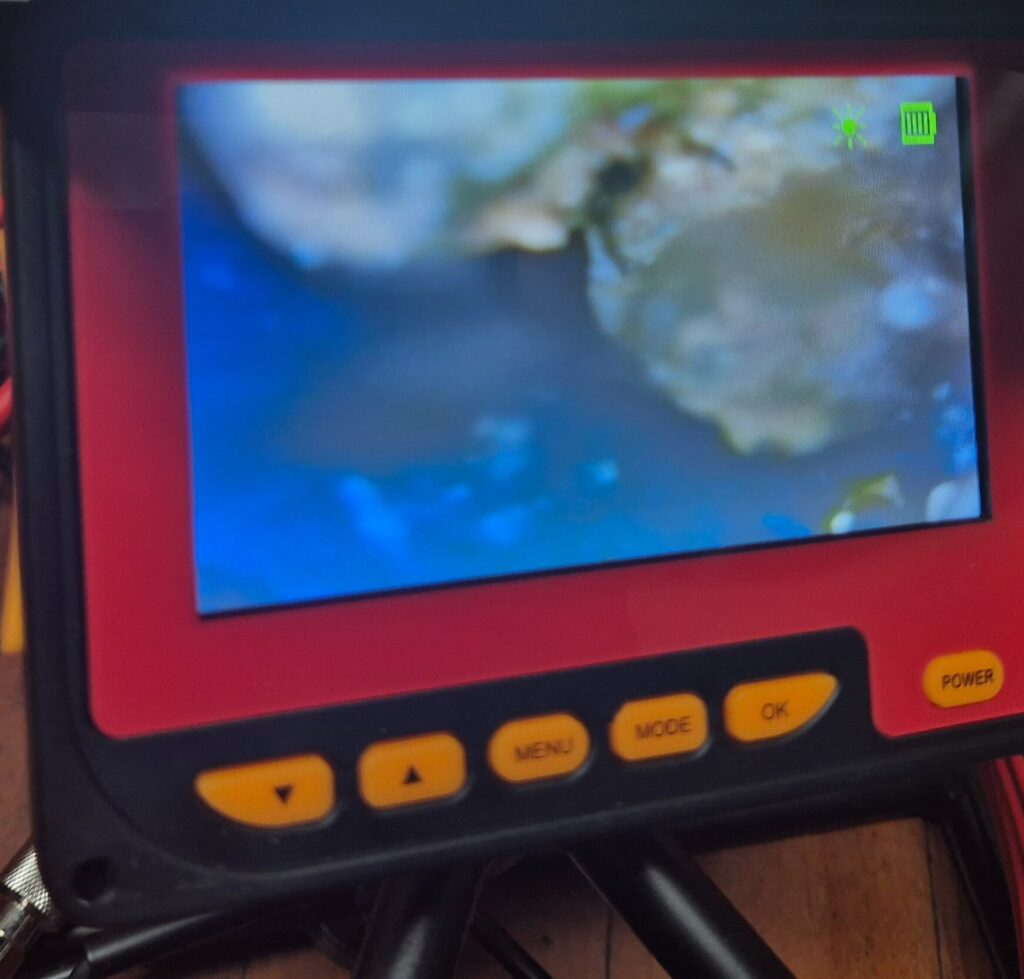 경기광주 싱크대막힘 내시경 화면에 보이는 배관 내부 침전 상태